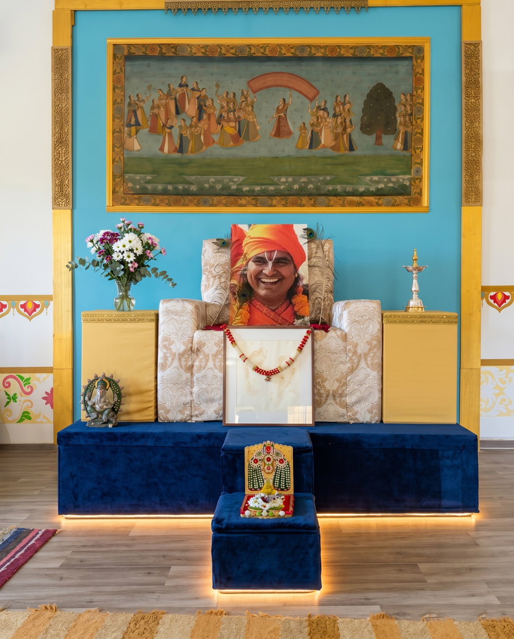 BN-Guruji-seat.jpg